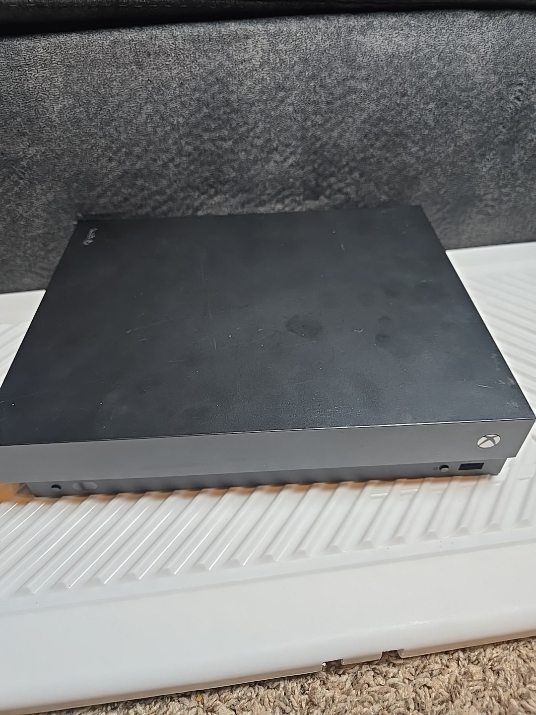 Microsoft Xbox One X 1TB Console Model 1787 Bundle + 1 Controller 9 Games