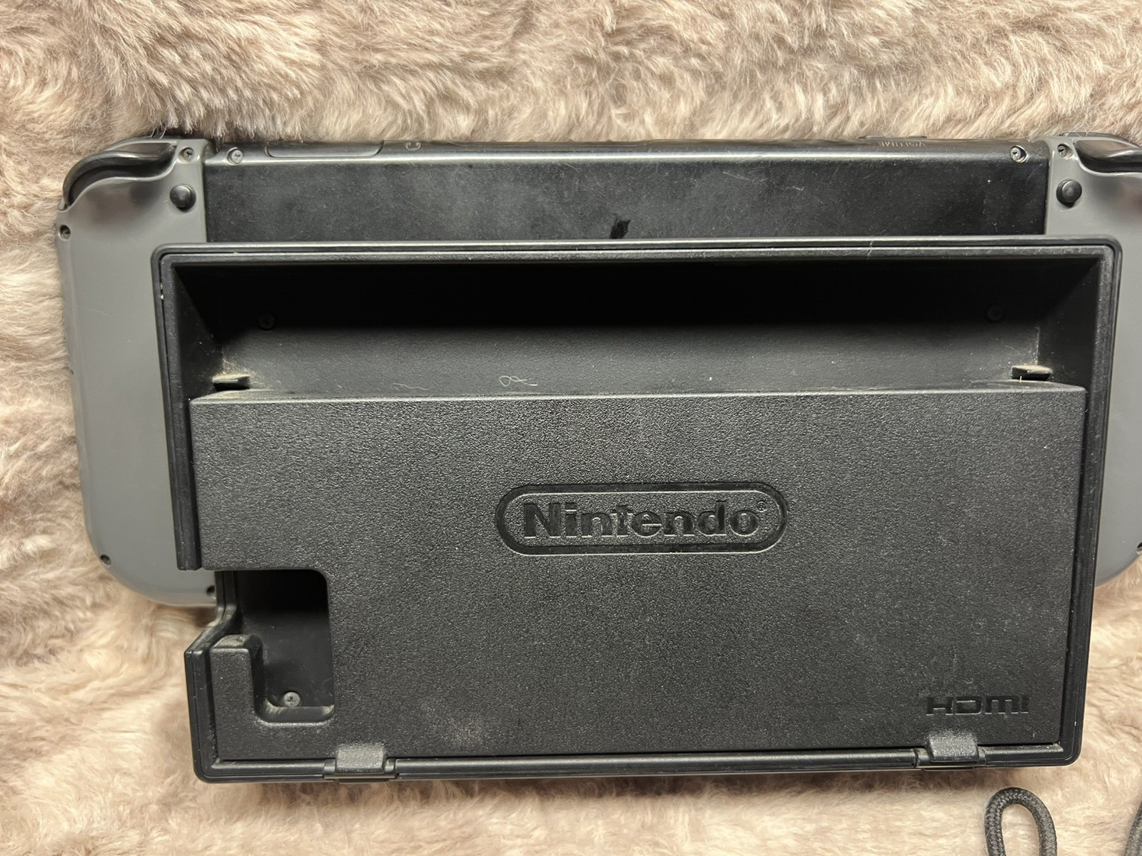 Nintendo Switch HAC-001 w/ Console Joy-Con, Dock, Charger & CARRYING CASE/GAMES