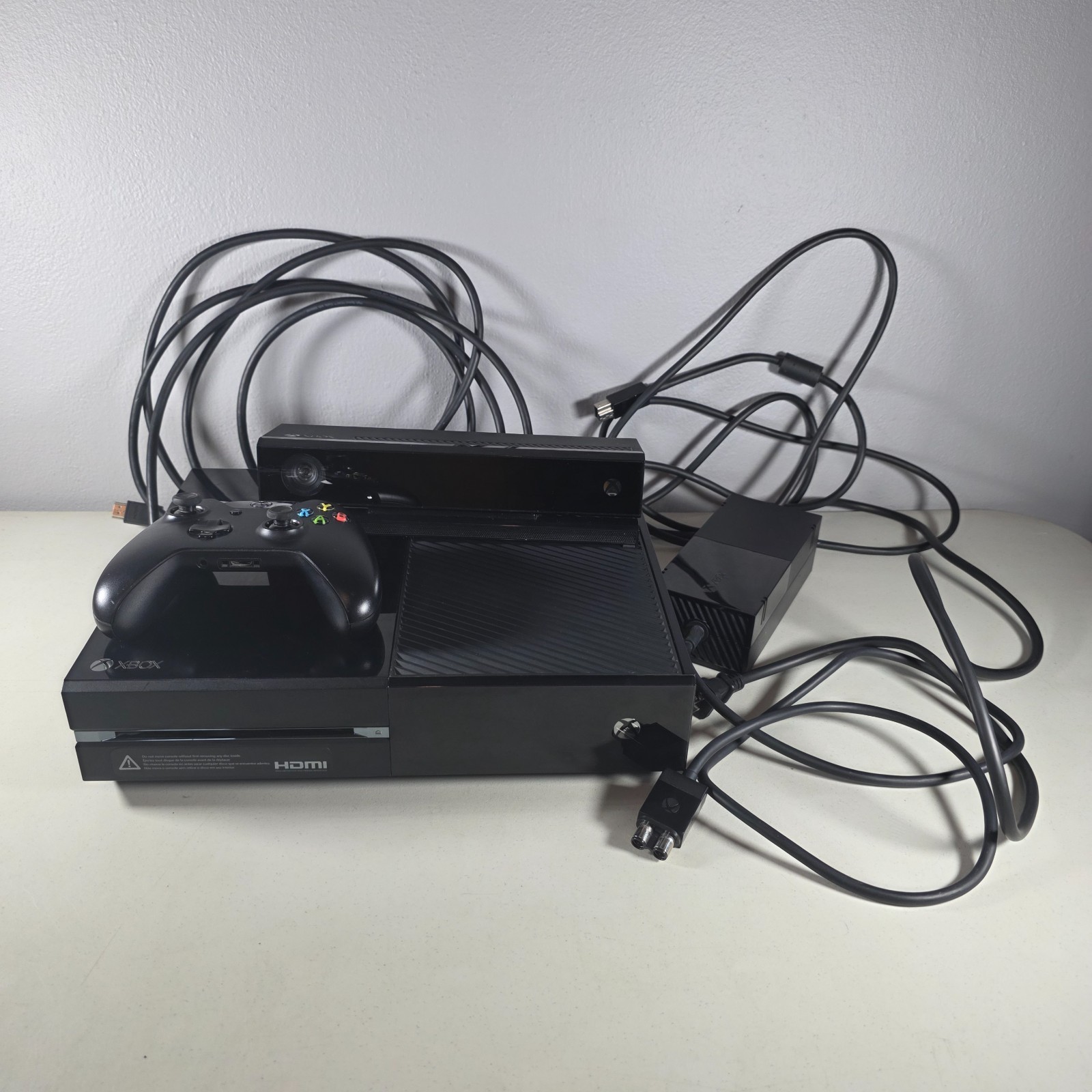 Microsoft Xbox One 1540 Console System Bundle W/ 1 Controller & Kinect (Tested)