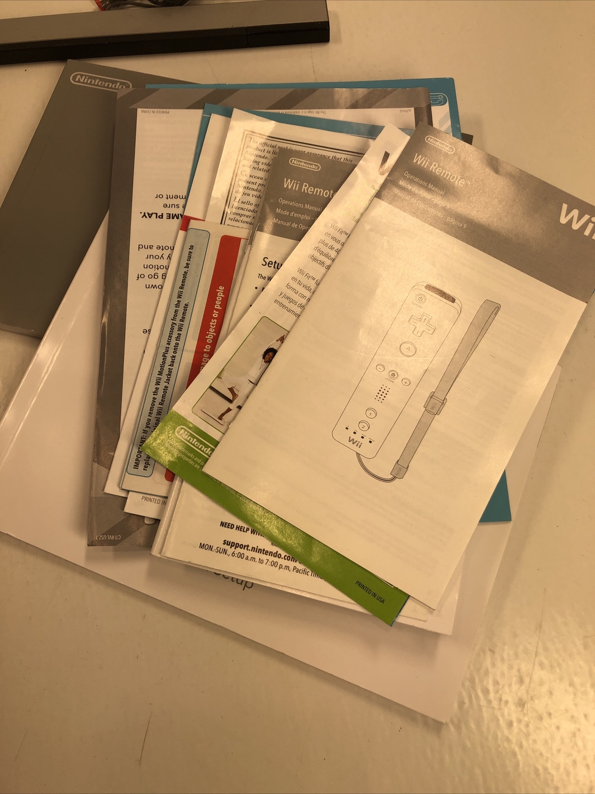 Nintendo Wii White System Console Bundle, Controller 10 Games More
