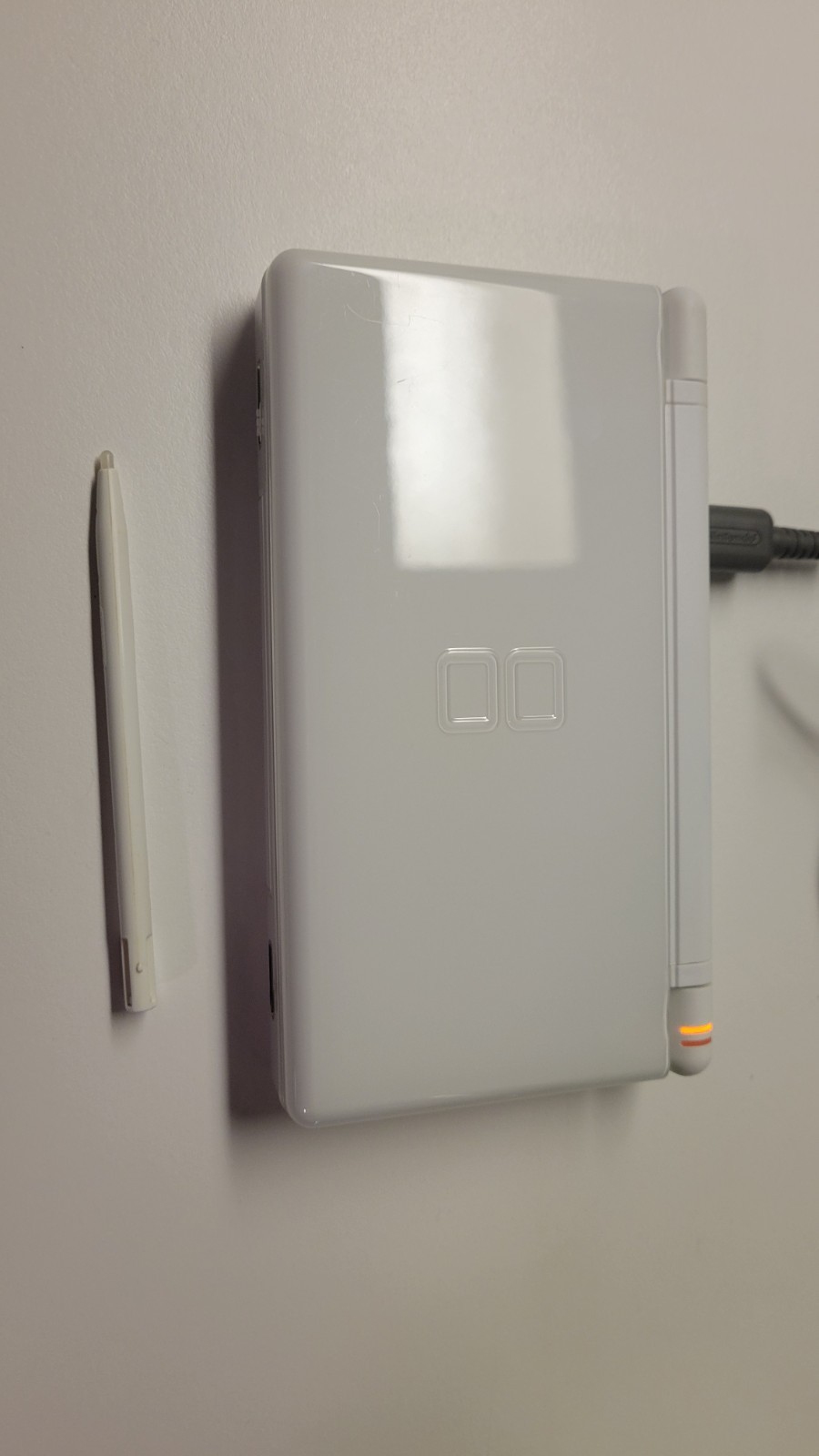 Nintendo DS Lite Handheld Console – Polar White With Charging Cord