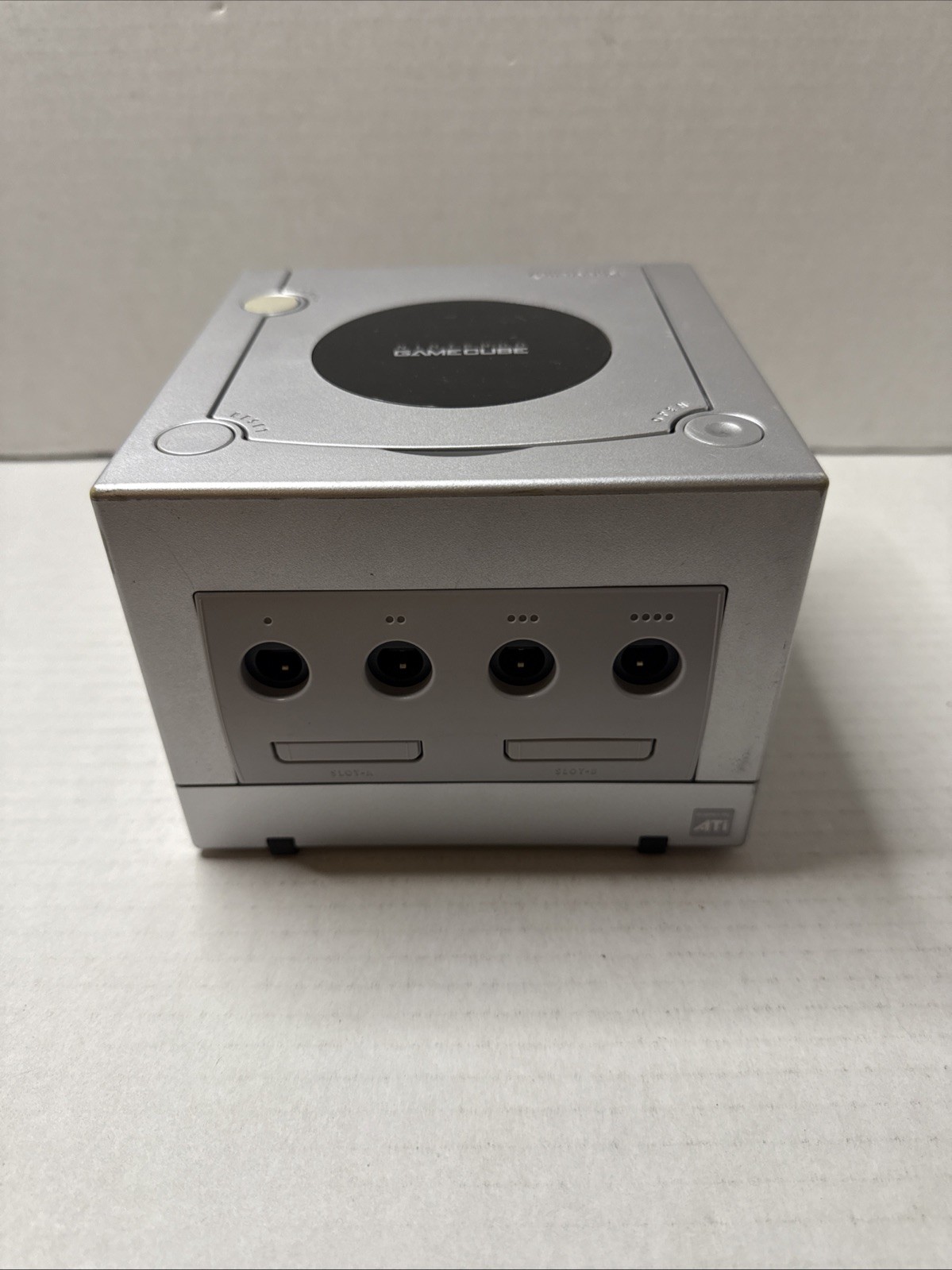 Silver Nintendo Gamecube CONSOLE ONLY DOL-001 (Does not Read) PARTS ONLY