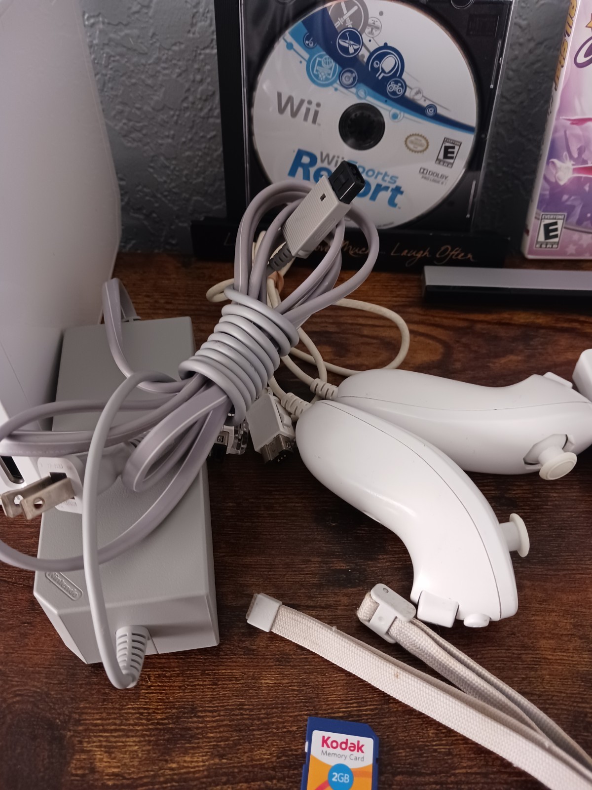 Nintendo Wii Console Bundle (RVL-001) ●Wii Sports Resort ●GameCube ●Zelda Link
