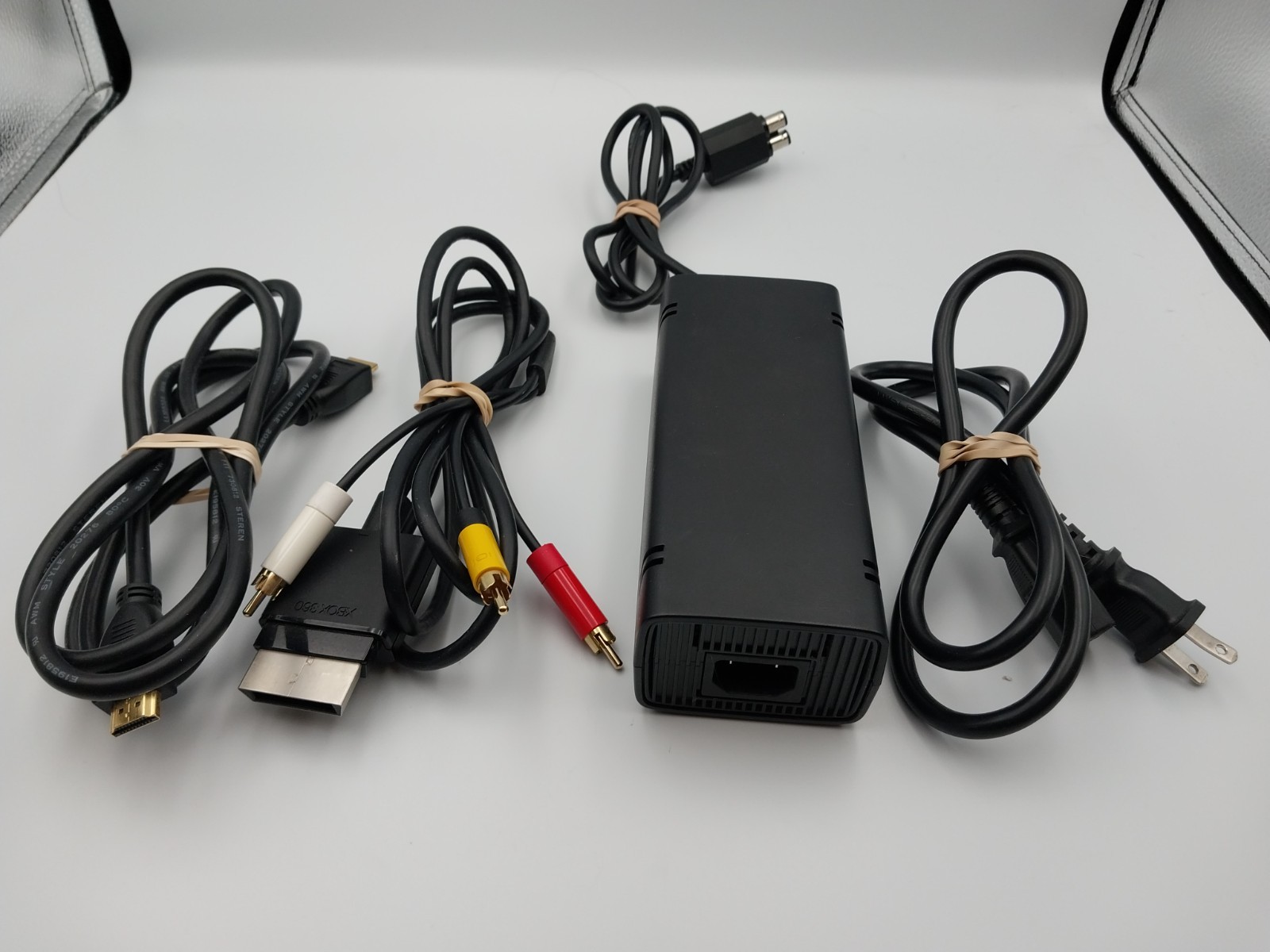 Microsoft Xbox 360 S Slim 250GB Console IOB, 2 Controllers, & 16 Games – TESTED