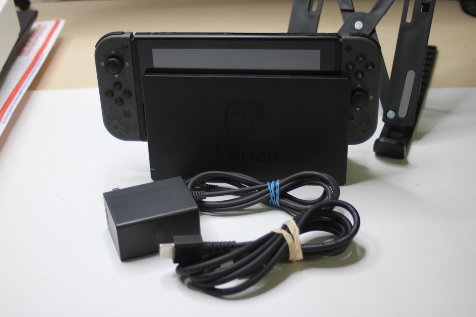 Nintendo Switch Monster Hunter Rise Edition Console HAC-001(-01) – S Rank – Fast