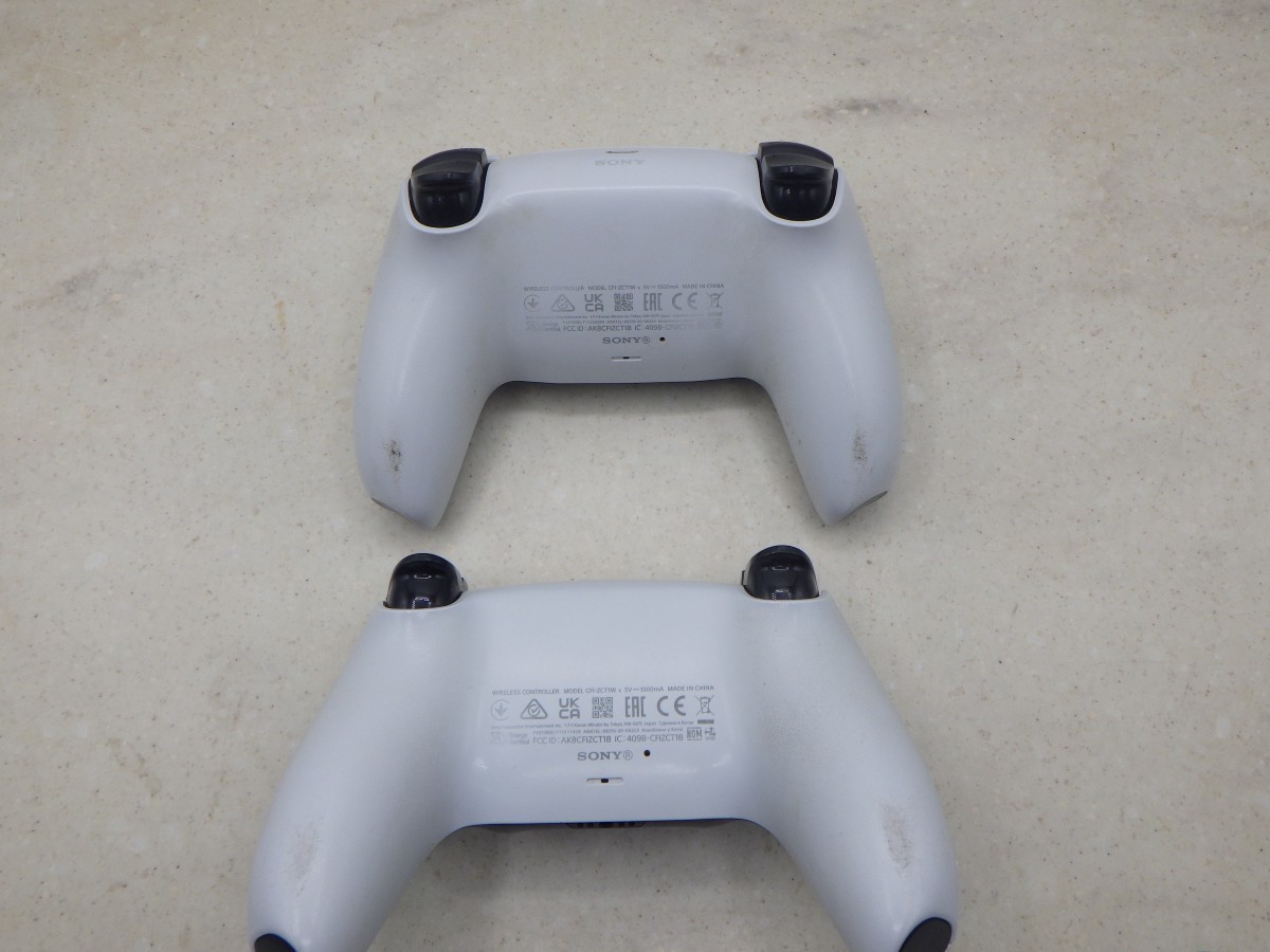 PlayStation 5 Controller(s) Pair **PARTS/ REPAIR ONLY, HAS BAD STICK (TDY031725)