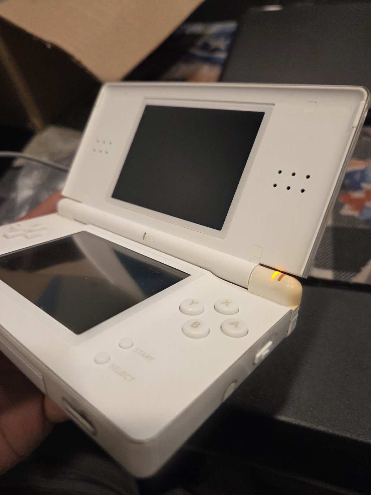 Nintendo DS Lite USG-001 JPN White Handheld Console Stylus & Cable EUC