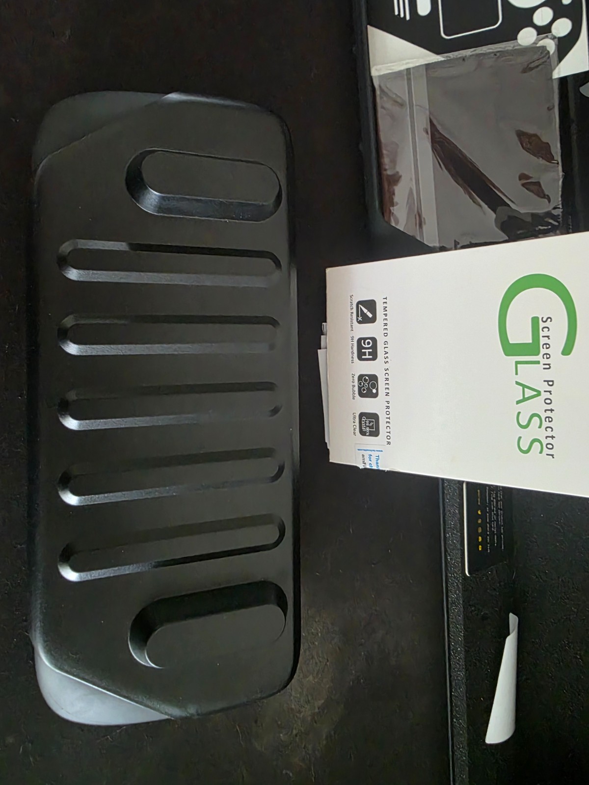 Valve Steam Deck 256GB With Killswitch Case and Skin, screen pr – Good Condition