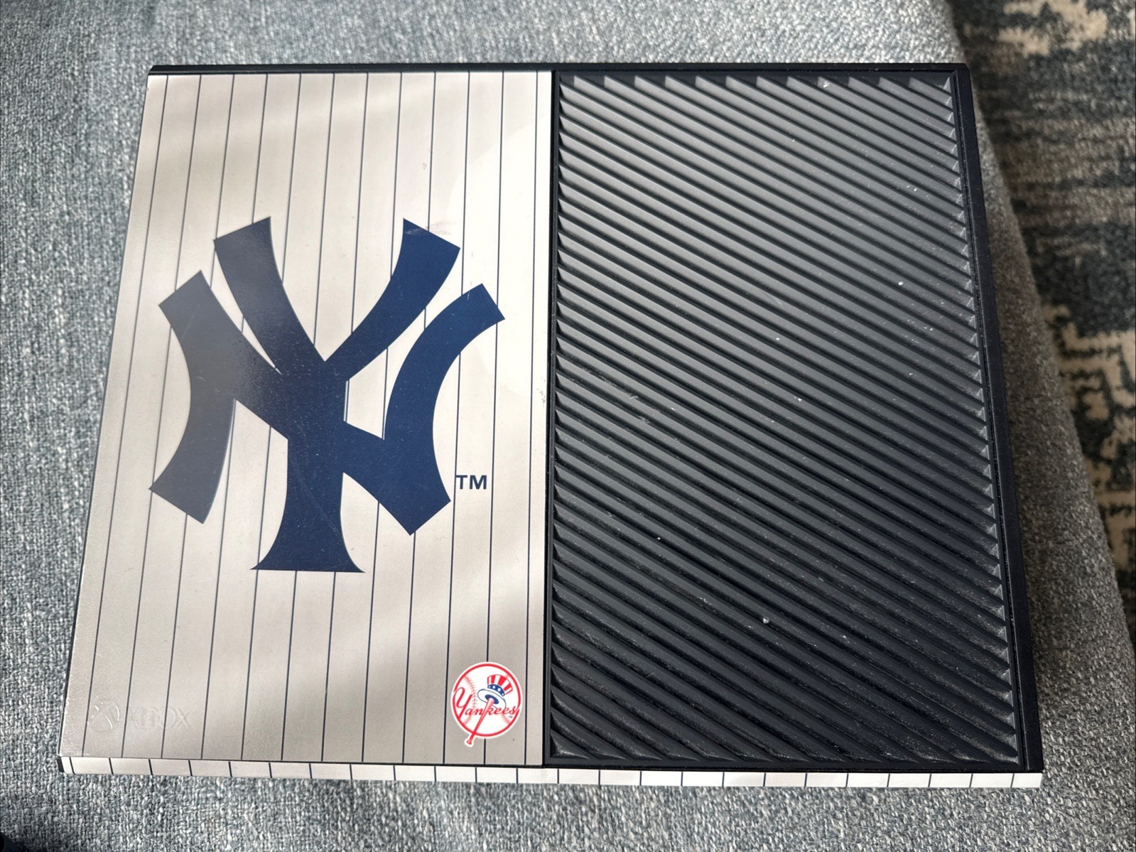 Microsoft Xbox One Black + Controller*New York Yankees Skin And Controller*PARTS