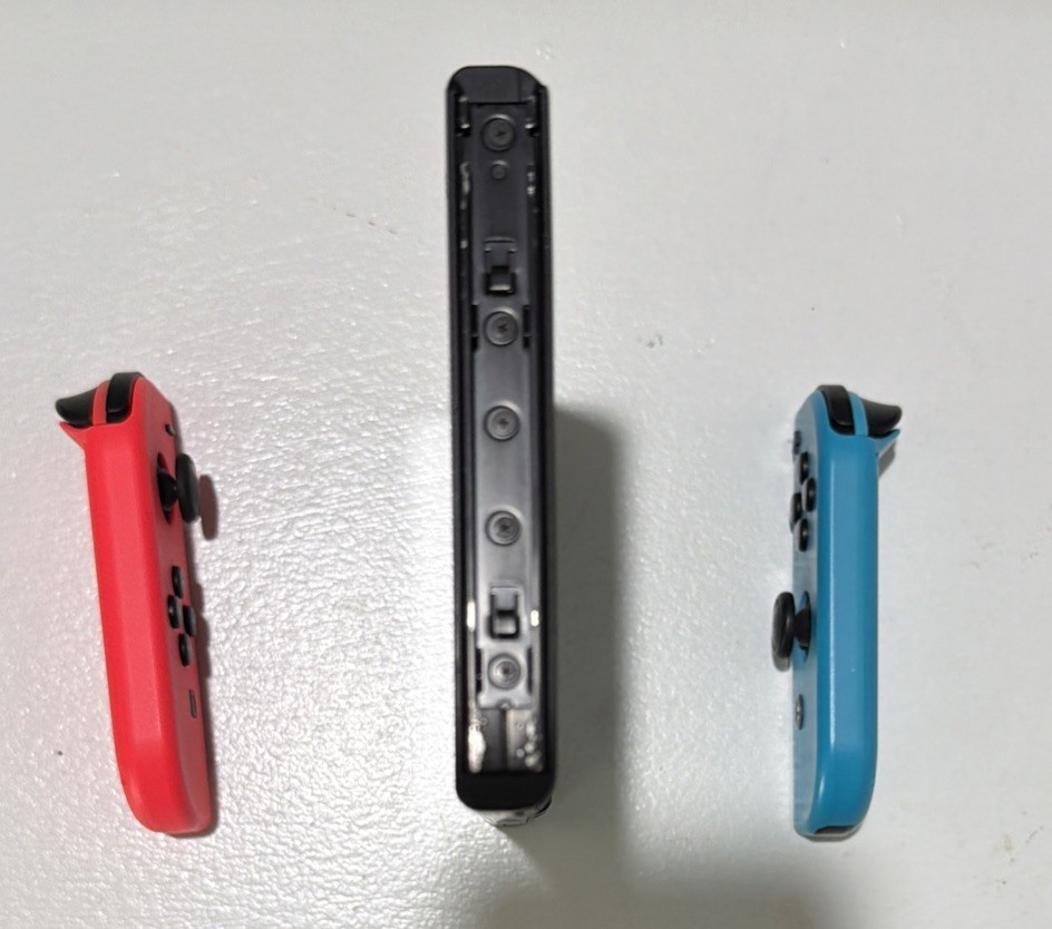 Nintendo Switch Original Console with Carrying Case with one game￼(cleaned)￼