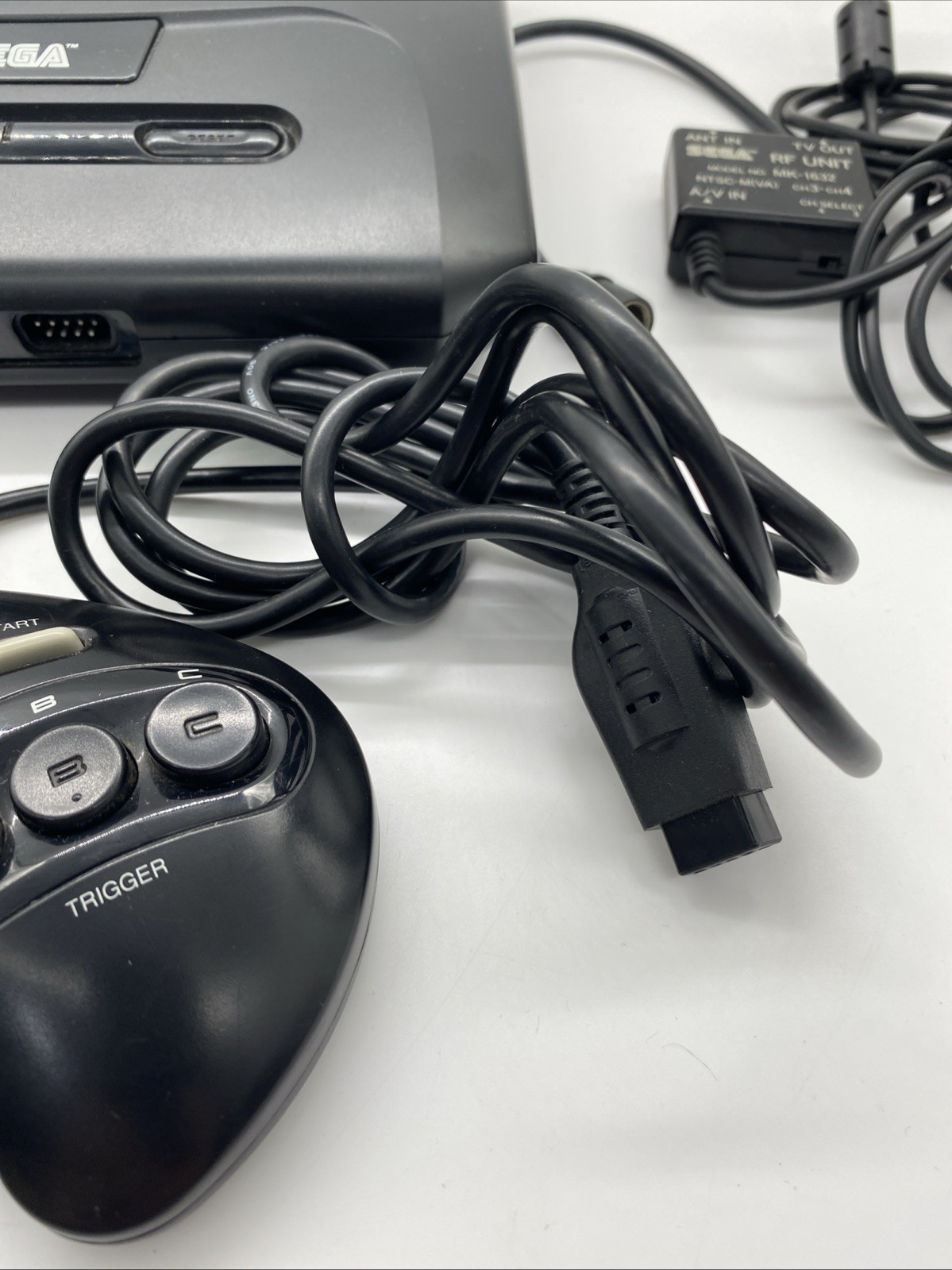 Sega Genesis Model 2 – MK-1631 Original OEM – Tested/Works W/Cords & Controller
