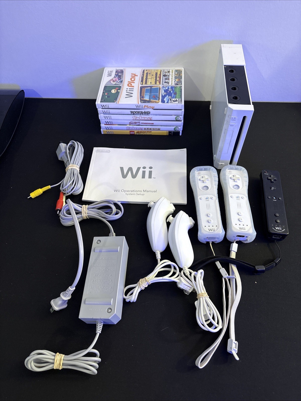 Nintendo Wii Game Console + 3 Remotes, 2 Nunchucks, 6 Games, No Bar