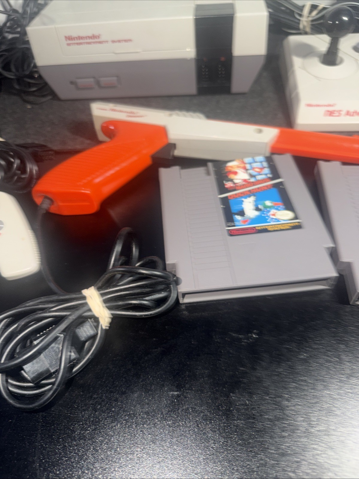 Nintendo NES Console Original TESTED Bundle W Games 3 controllers + Zapper .
