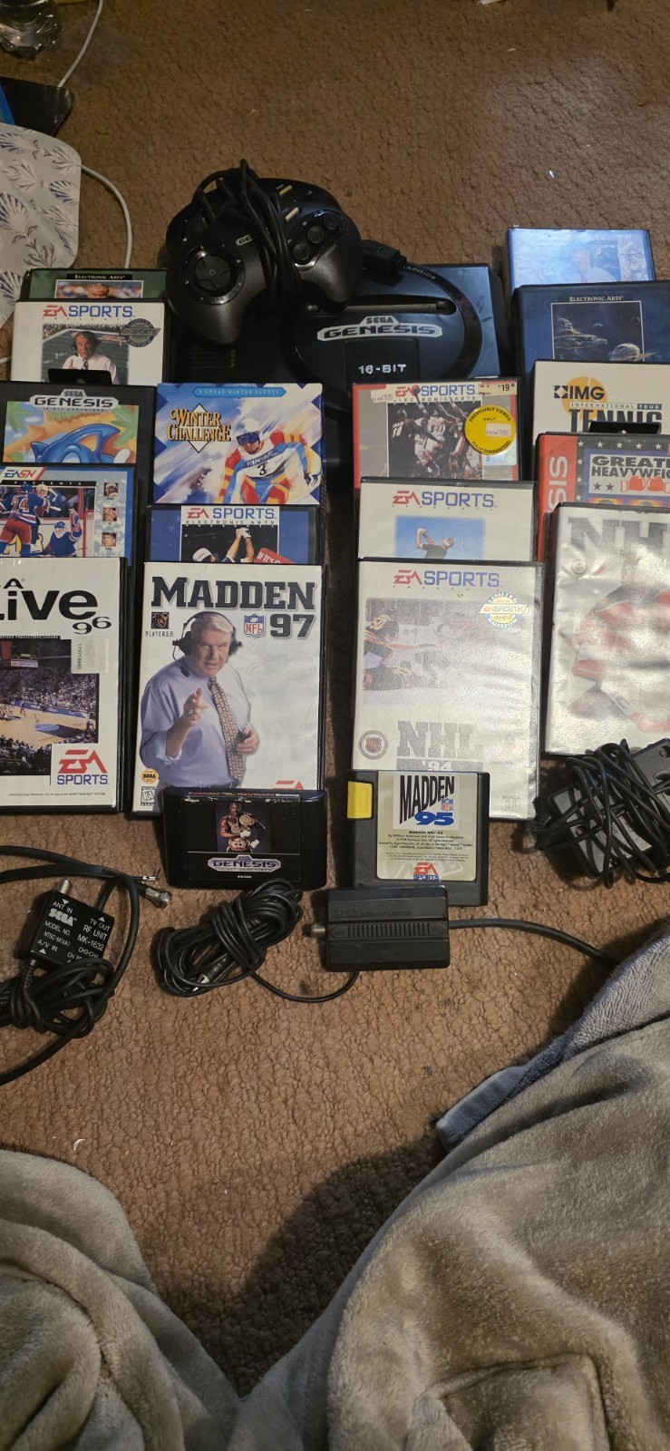 Original Sega Genesis Model 1 Console Power Cords Controllers 18 Games All Works