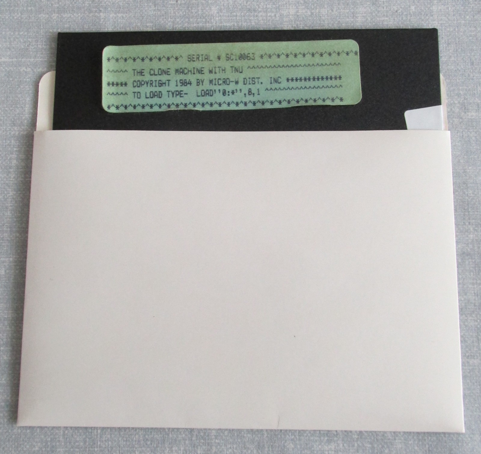 COMMODORE 64 THE SUPER CLONE MACHINE COMPLETE WITH FLOPPY MANUAL & BOX TESTED
