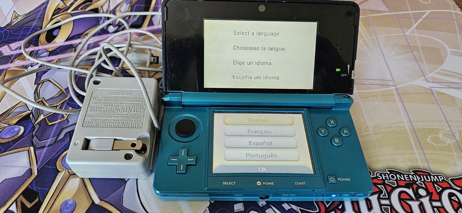 Nintendo 3DS Blue Handheld System 3D 2GB NTSC-U/C Headphone Jack