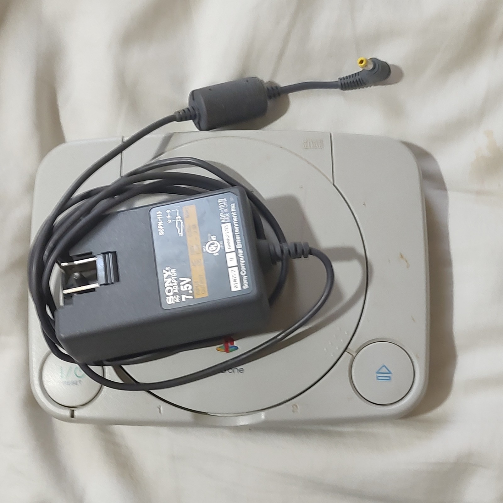 Sony PS one SCPH-101 NTSC-U/C Console w/ 2 Controllers, Composite RCA, Compact