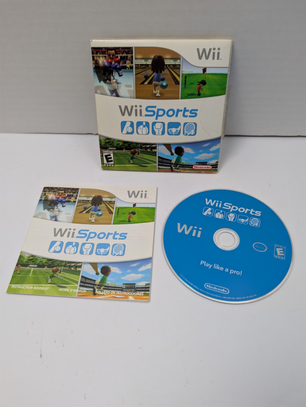 Nintendo Wii Console Bundle CIB Wii Fit Board 4 Remotes Wii Sports Zapper Lot