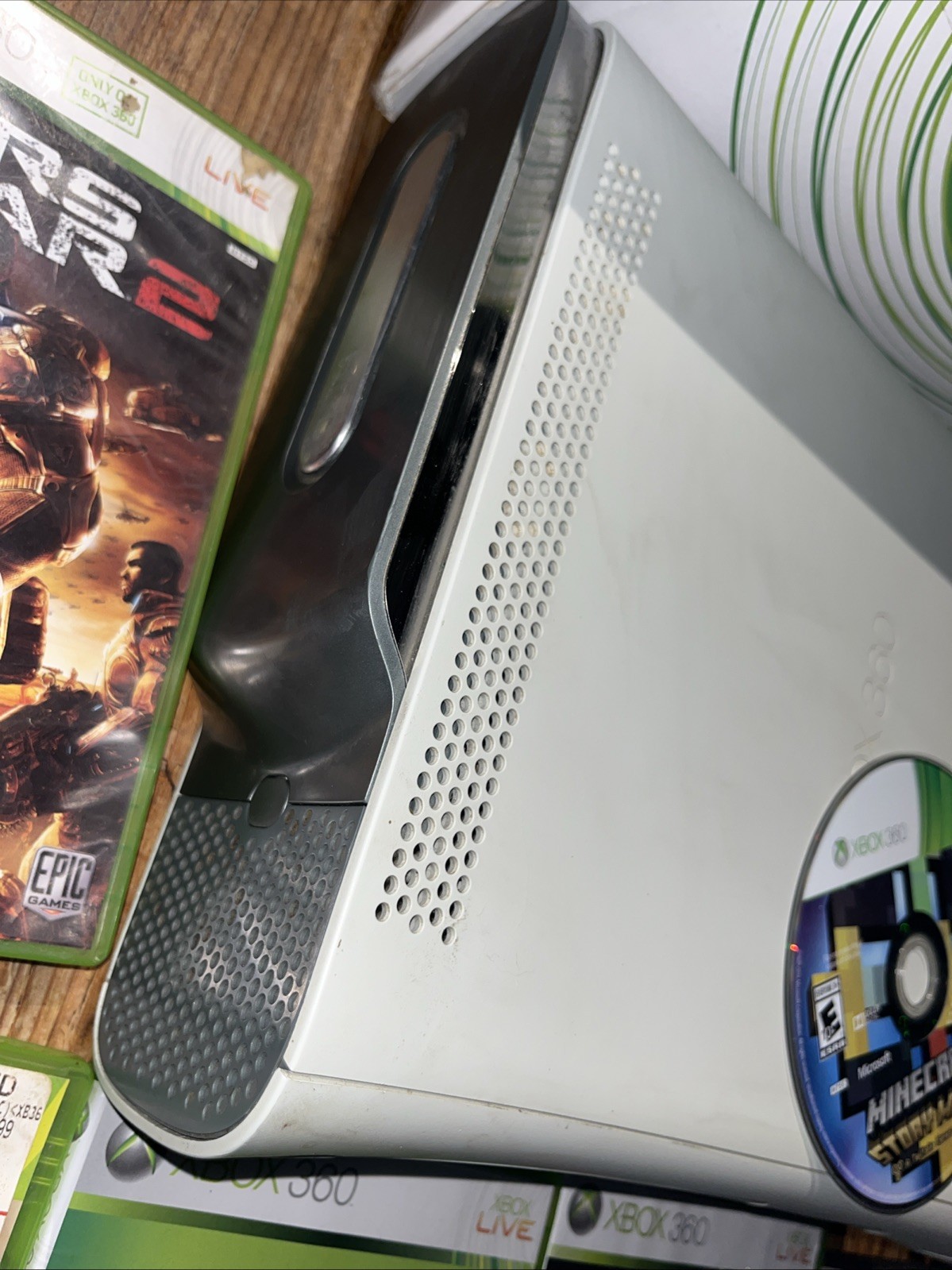 Xbox 360 White Console bundle w/ games & Original Box