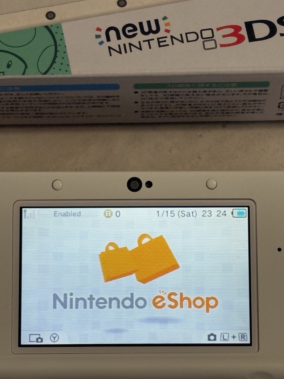 Nintendo New 3DS White Edition Handheld System Console Complete IN BOX Excellent