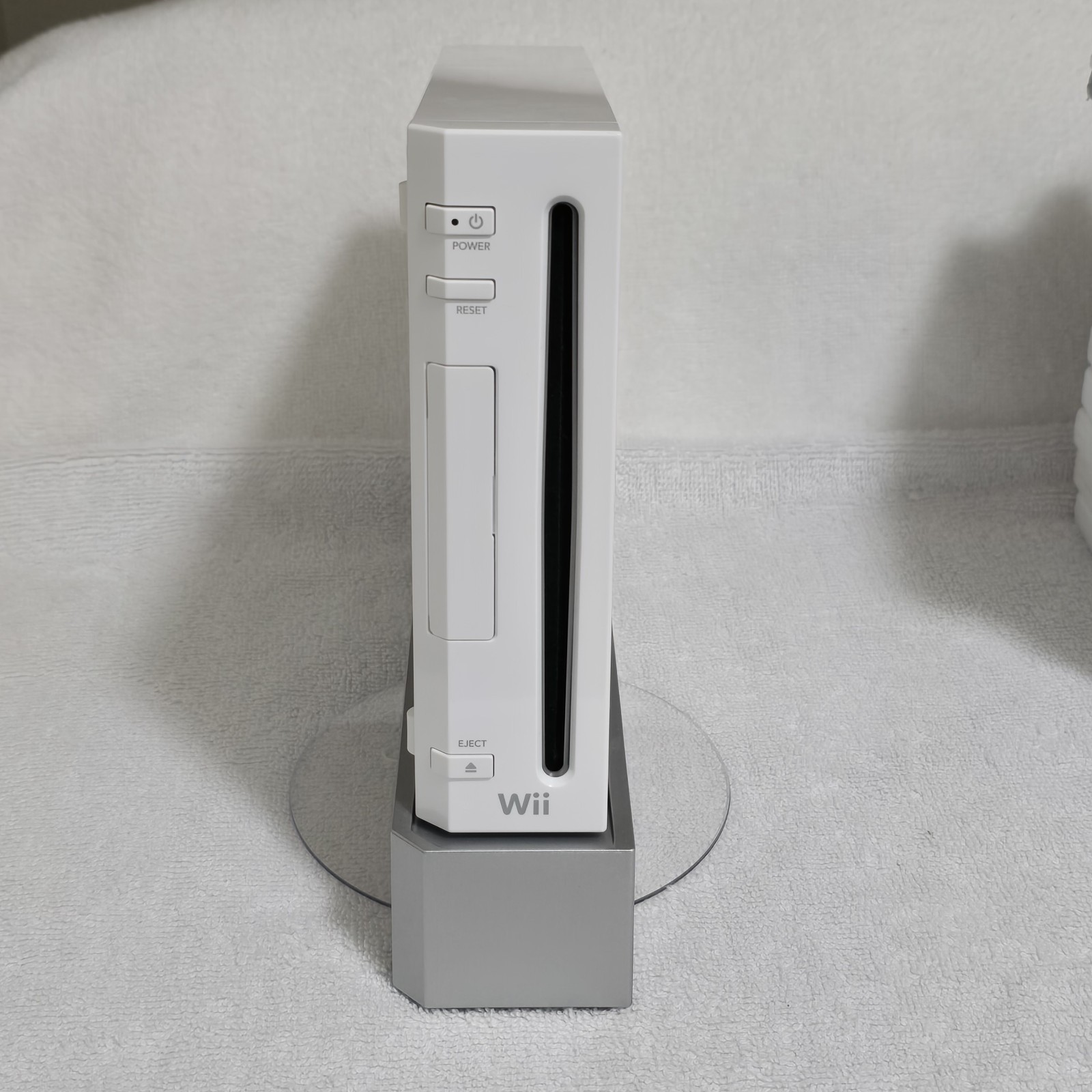 Nintendo Wii RVL-001 Console Bundle White 10 Games GameCube Compatible