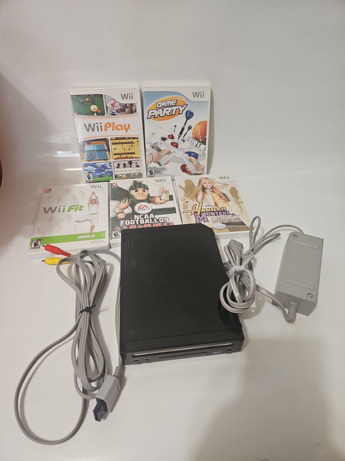 Nintendo Wii Black Console RVL-101 Bundle – Tested Works w/ Cables & 5 Games