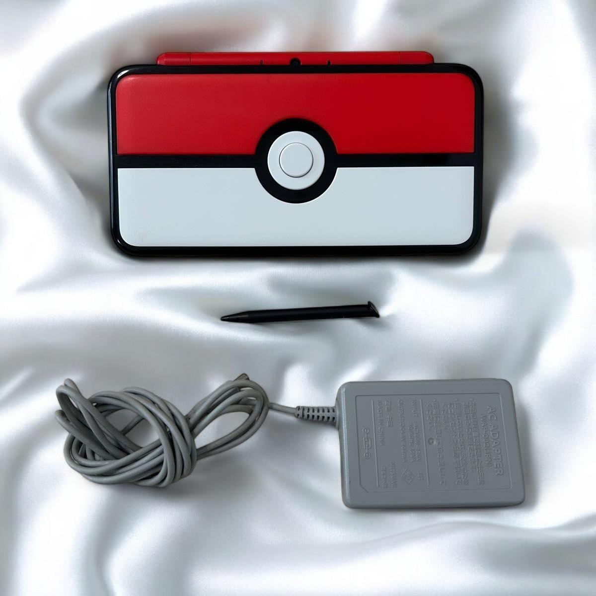 Nintendo 2DS LL XL Pokemon Monster ball edition White Red Pikachu Console Tested