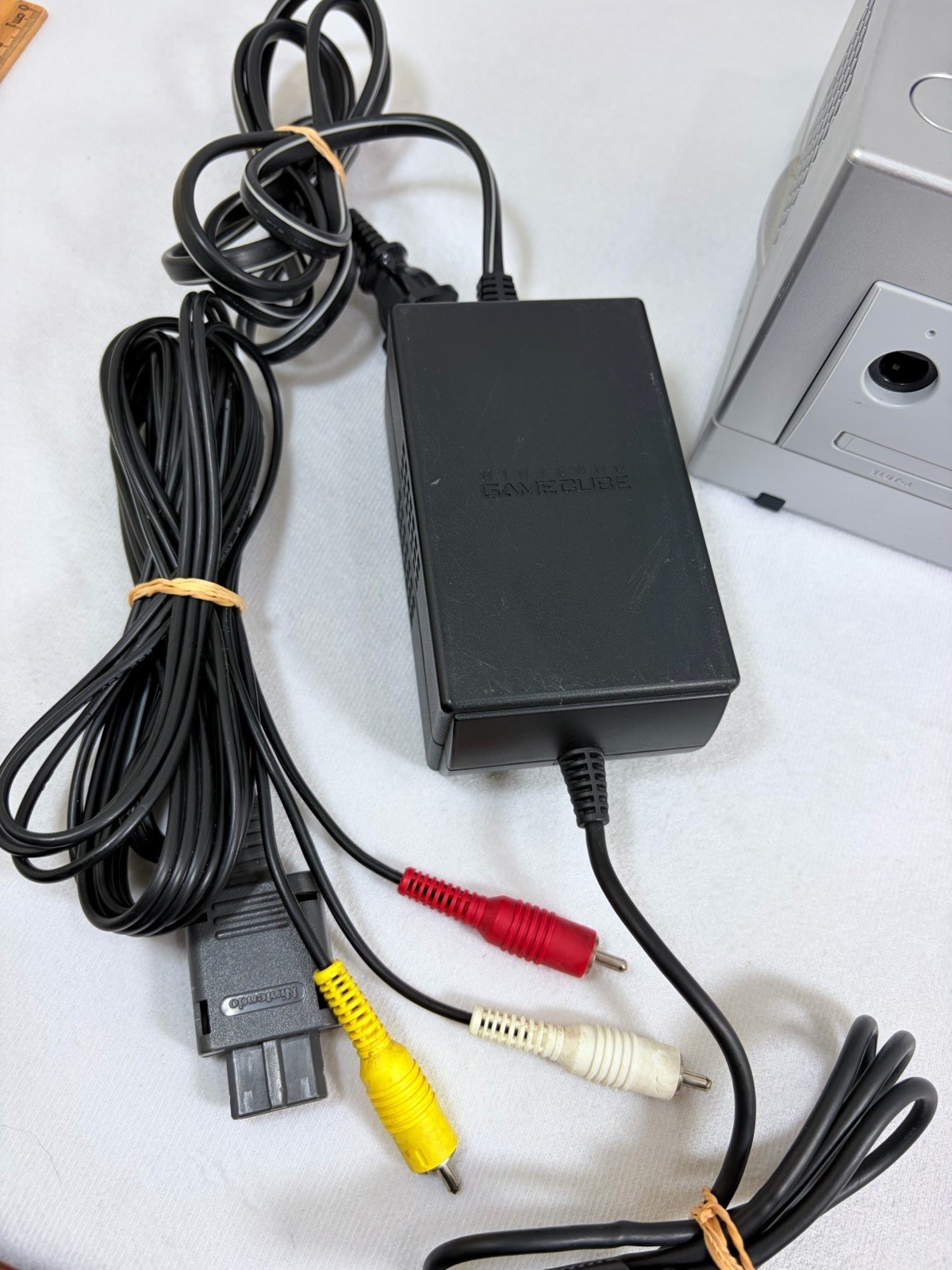 Nintendo GameCube – Platinum Edition DOL-101 With Cables 1 Controller Tested