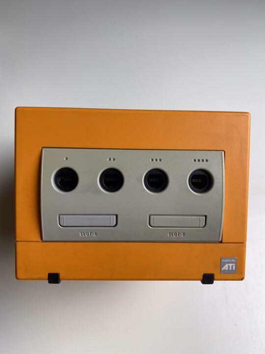 Nintendo GameCube Launch Edition Spice Orange Console controller NTSC-J