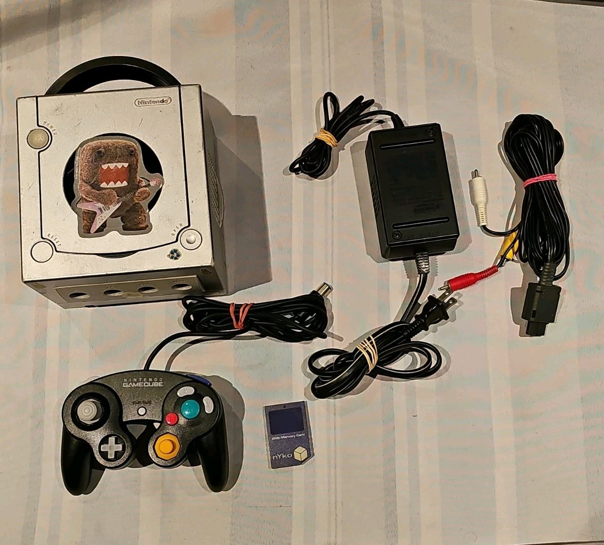 Nintendo GameCube DOL-101 Gaming System SILVER Console w/ Controller Free ship