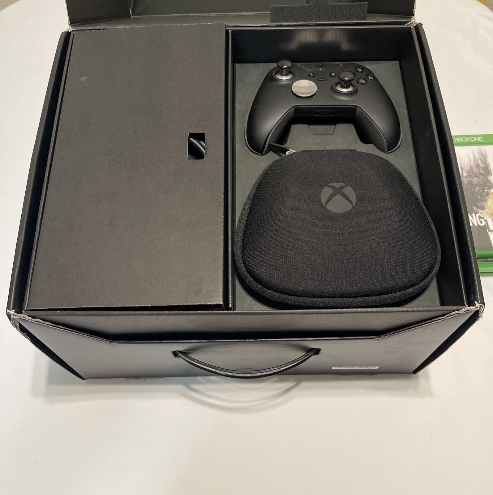 Xbox One Elite 1TB Console Bundle CIB Elite Controller 2 Controllers 3 Games