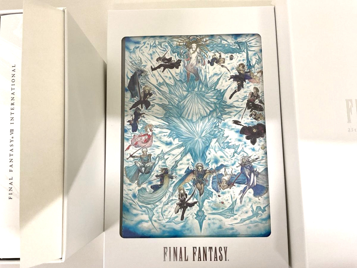 FINAL FANTASY 25th ANNIVERSARY ULTIMATE BOX Amano Yshitaka Japan