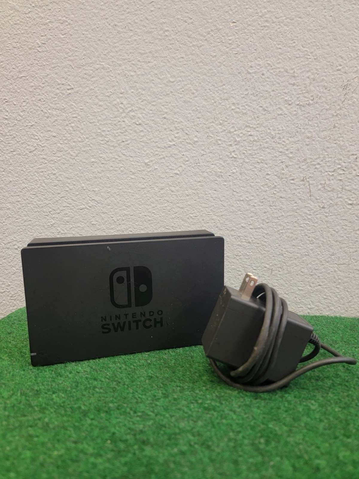 Nintendo Switch Console + Charger & Stand Red HAC-001-01
