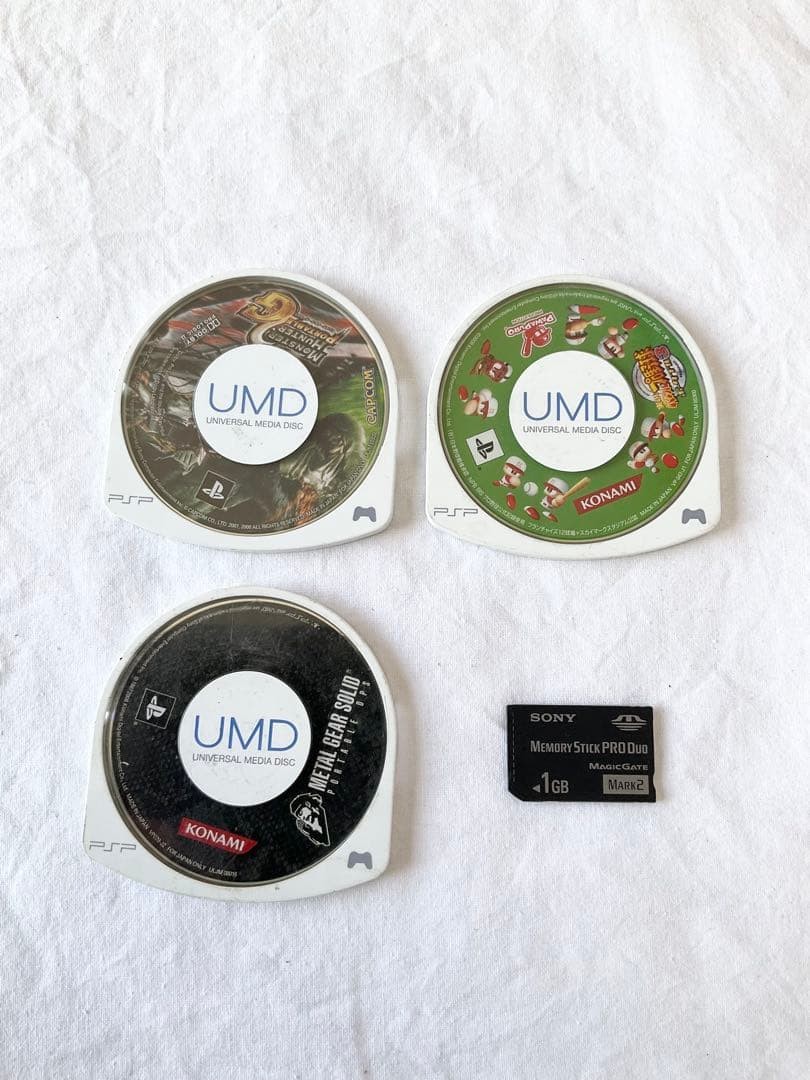 Sony PSP-1000 White Console 1GB Memory Card 3 Games Tested Region Free Japan