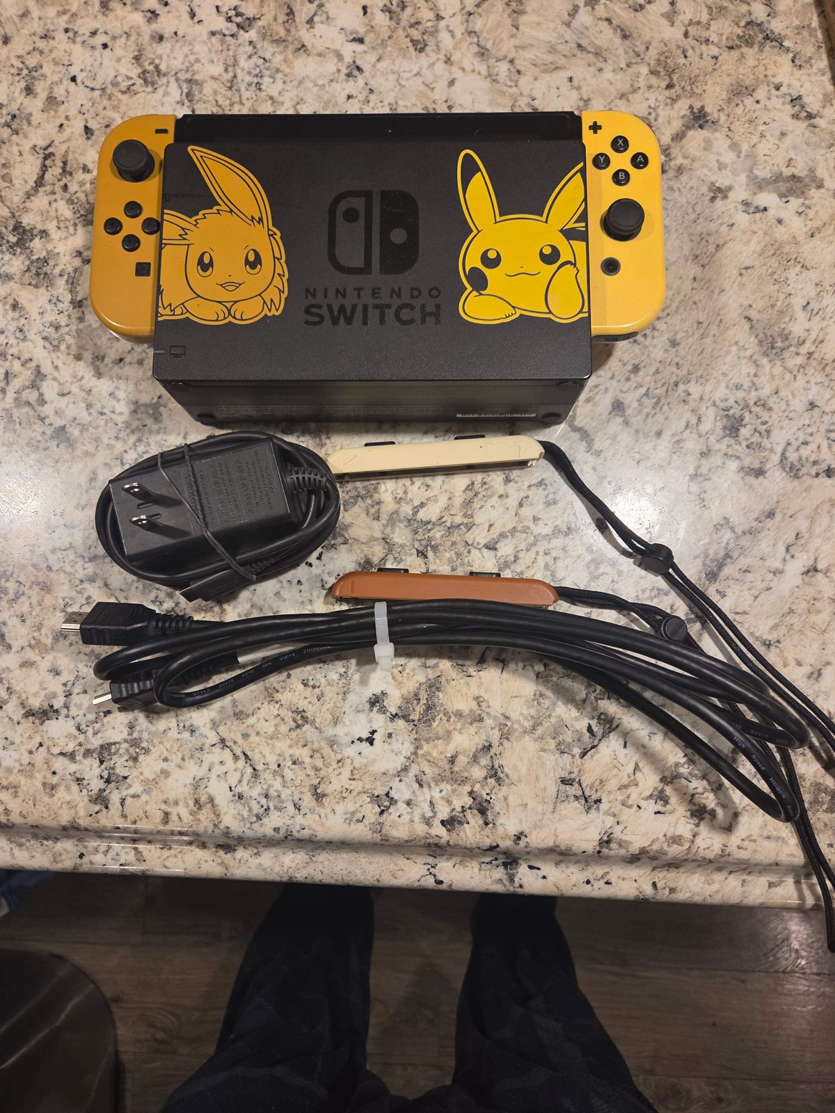 Nintendo Switch – Let’s Go Eevee & Pikachu Edition Console