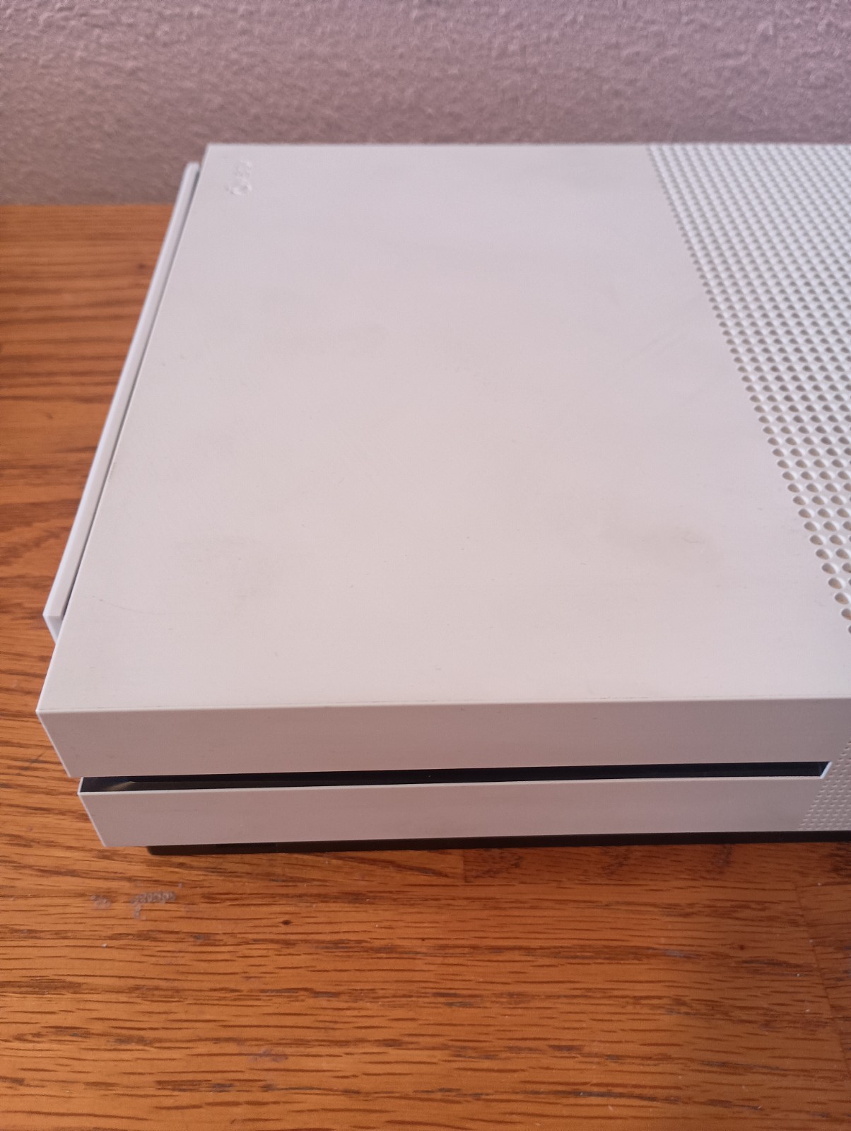 Microsoft Xbox One S 1TB Console Bundle + Forza 6…4K UHD Blu-ray Player