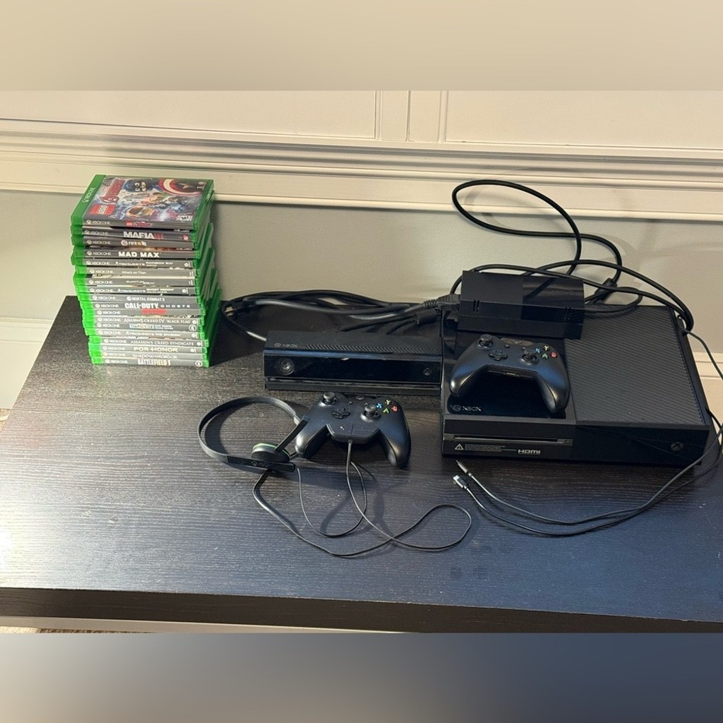 Xbox One 365 GB Console, Kinect, Controllers, Headset, Power Supply, Games