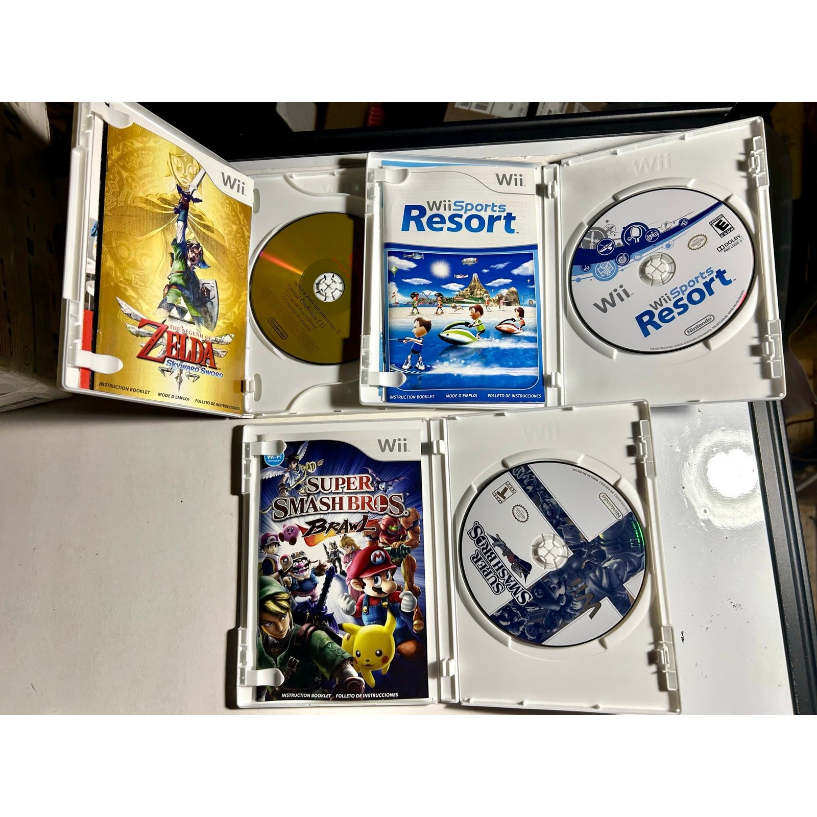 Nintendo Wii Console Complete CIB + 1 Wii remote 1 Nunchuck in box w/ 4 Games🔥