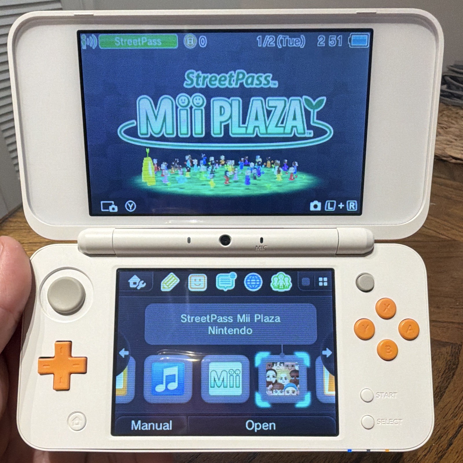 Nintendo 2DS XL White/Orange – Region Free w/ Charger +128GB Micro SD – Tested