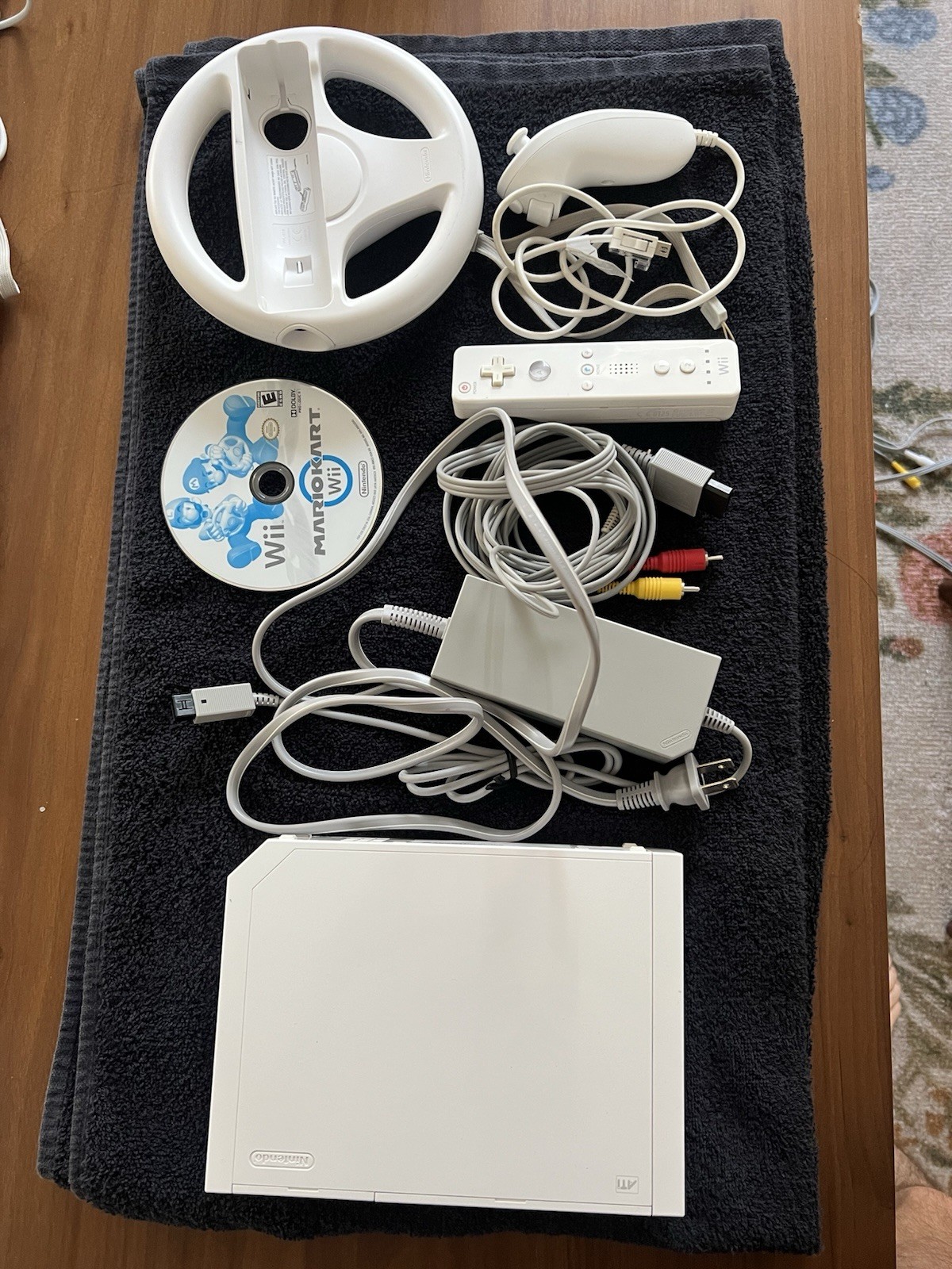 Wii Console Bundle 1 Wii Remote/nunchuck, Cords, Mario Kart Wii + Steering Wheel