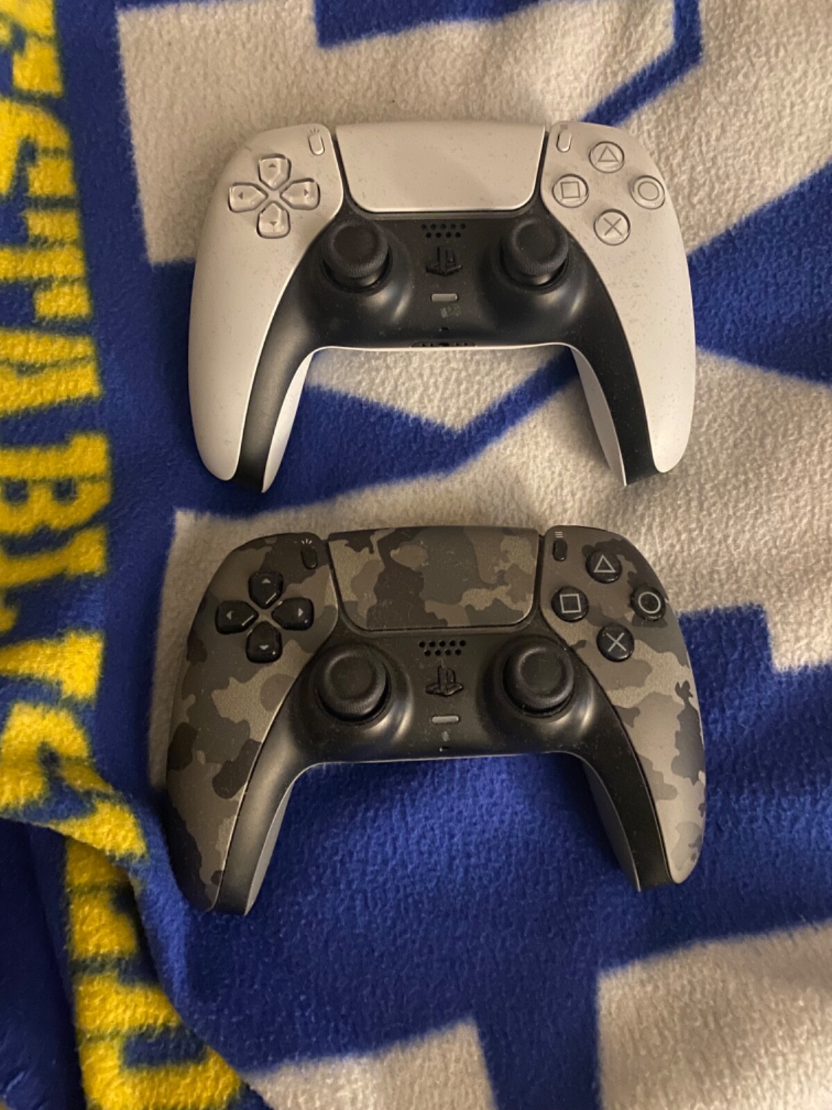 Sony PS5 2 controllers 9 games and controller charging station