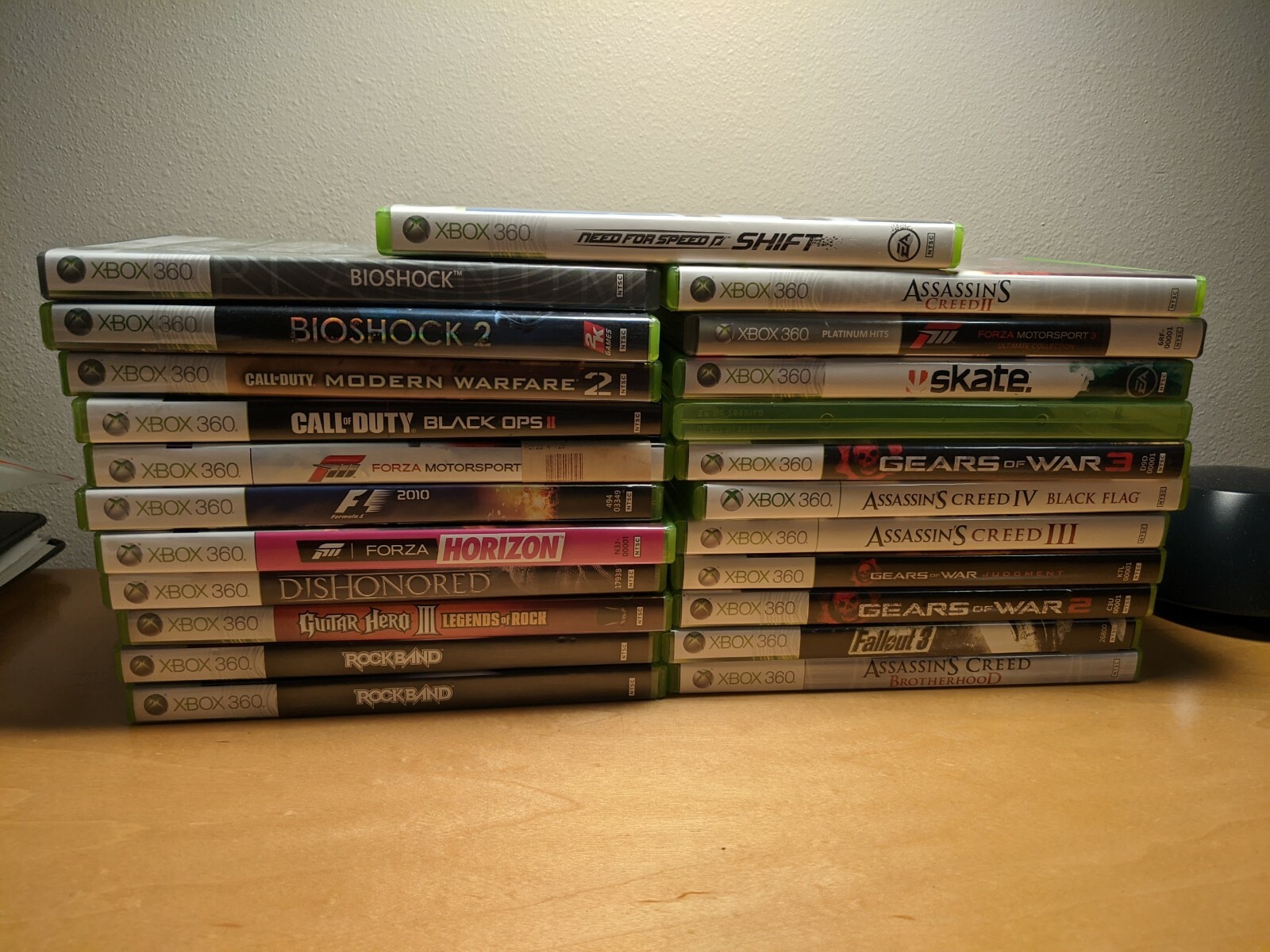 Microsoft Xbox 360 S 4GB Black Console with games