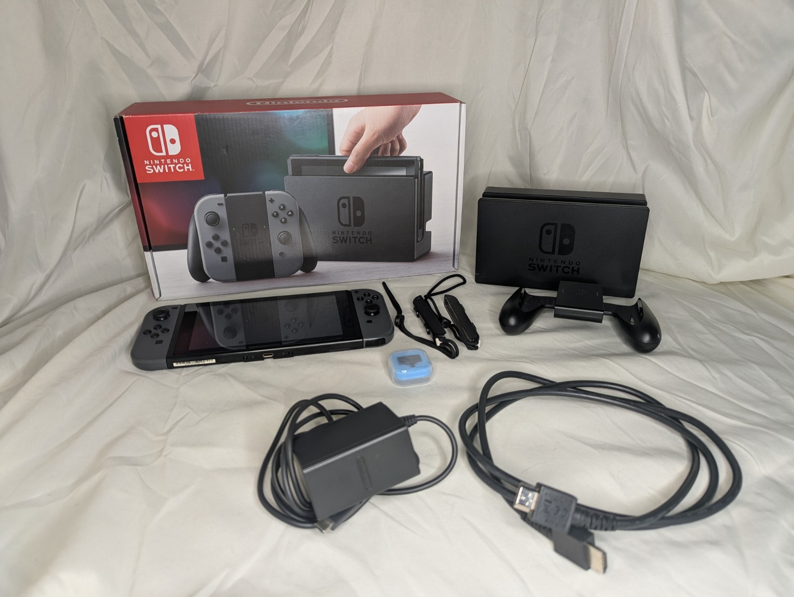 Nintendo Switch V1 Unpatched HAC-001, gray joycons, 128gb, rcm jig, case + dock