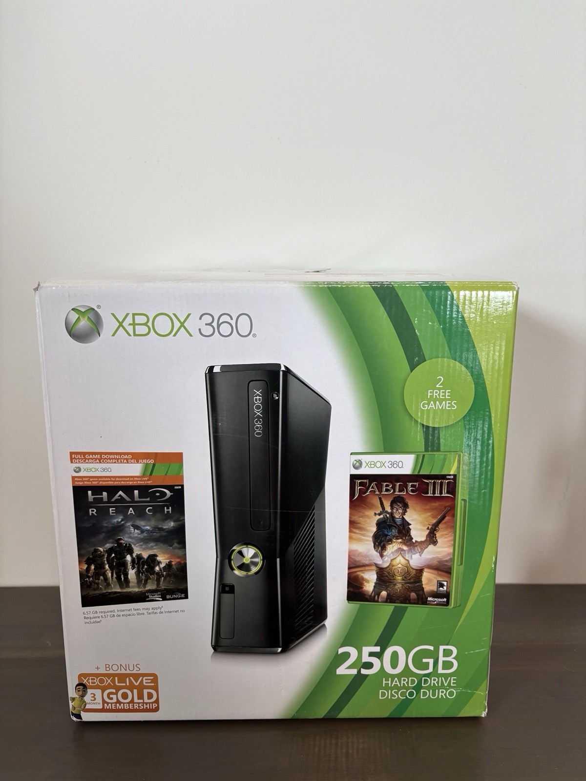 Microsoft XBOX 360 S 250GB System CIB w/ Controller, Cords & Inserts TESTED