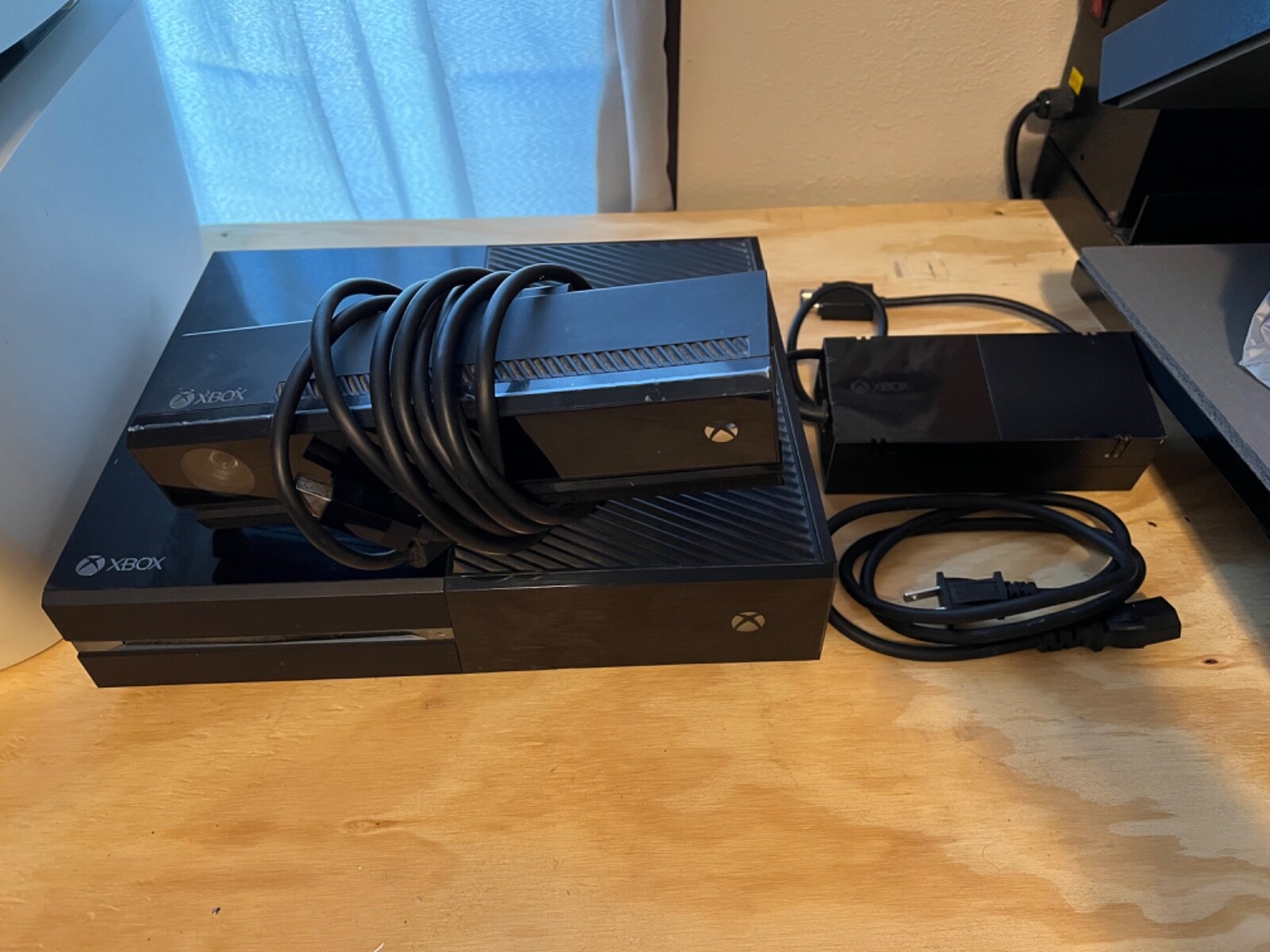 Microsoft Xbox One with Kinect 500GB Black Console – 7UV-00077