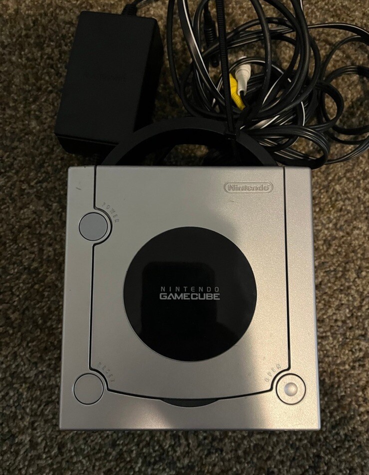 Nintendo GameCube Platinum Console – Silver