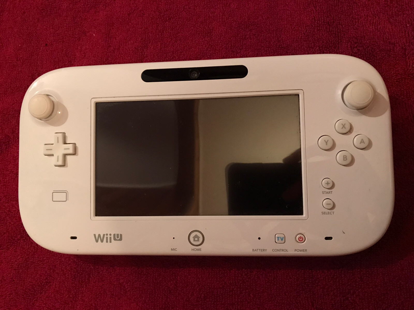 Nintendo Wii U Basic Set 8GB White Handheld System, Power Cord & 11 Games