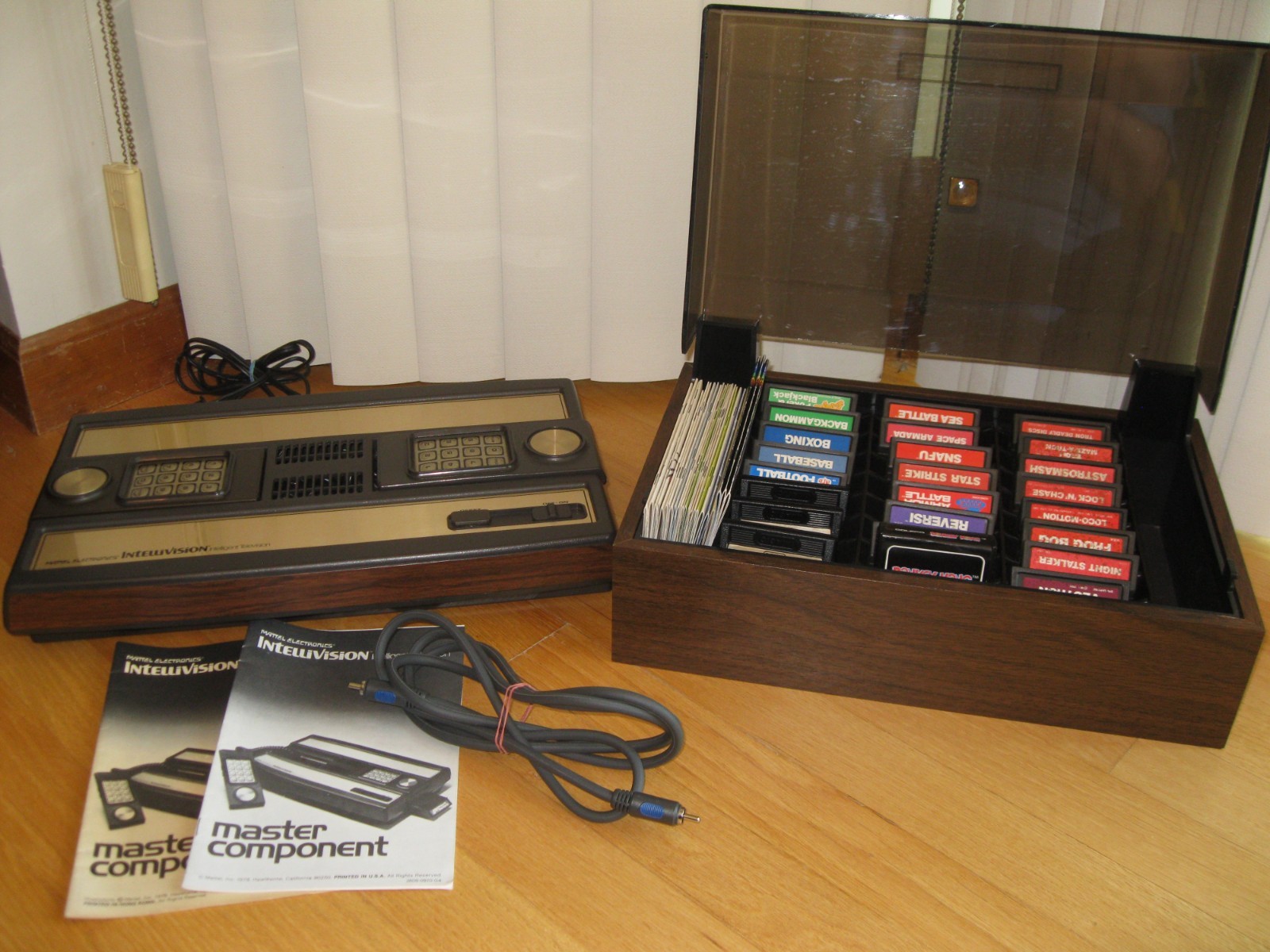 Vintage Mattel 1979 Intellivision Console in EXCELLENT Condition 24 Games, Case