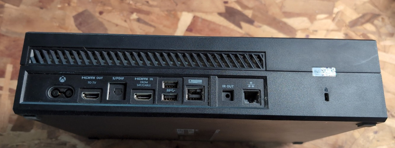 Microsoft Xbox One (Model 1540) 500GB – Good Condition w/ Media Remote