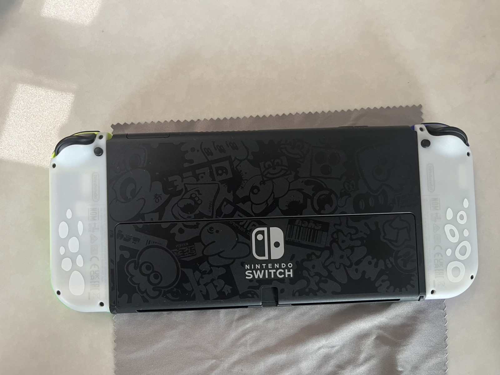 Nintendo Switch OLED Splatoon 3 Edition Bundle CIB w/ 8 Controllers & Dock